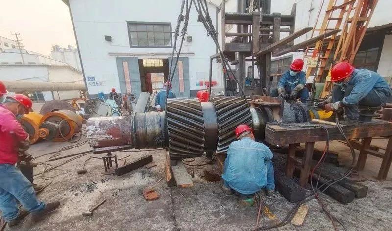 昼夜奋战——看文丰机修厂如何啃下“硬骨头”